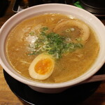 Mensha Ittou - 中華麺 香成(780円、斜め上から)