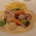 ラ ブラスリー - 2012.7　昔ながらの柔らかな北海道産仔牛のクリーム煮