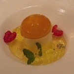 ラ ブラスリー - 2012.7　バニラ風味のパルフェグラス　マンゴーとパイナップルのゼリー　ソース割る前