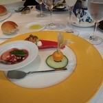 レストラン　プログレ　ヨコヤマ - ガスパッチョ・サバのマリネ、ホワイトアスパラ・クリームチーズとウニ