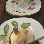 トラットリア ピッツェリア polipo - フルーツ盛と洋梨のジェラートドルチェ