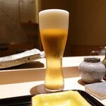 にい留 - 薄張グラスのビールが美味しい。