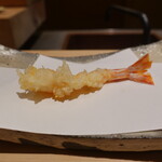 にい留 - 海老：ふんわり衣がたっぷりにも見えるけど口の中で無くなる衣