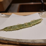 にい留 - 高山のアキシマササゲ：少し強めに温度を掛けて表面に甘味を引き出す。