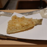 にい留 - 師崎のキス：敢えてクリスピーな衣に仕上げて天つゆで戴くと合う感じ