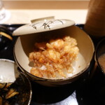にい留 - 天丼：貝柱と海老はヨシエビ
