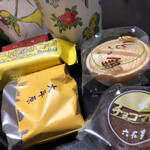 137720415 - 北海道をでると急に愛おしくなる六花亭の菓子たち