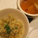 Chuugoku Ryouri Shinagawa Daihanten - 上海蟹炒飯と松茸入り上湯スープ