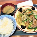 Yokohama Umaimontei - 200928月　神奈川　横濱うまいもん亭　肉野菜炒め定食820円