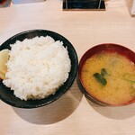 伝説のすた丼屋 - 