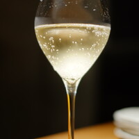 和えに - シャンパーニュはヴーヴクリコ　イエローラベル