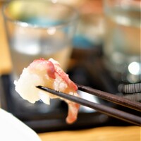 和えに - ぶりんぶりんの身　そのまま日本酒と♪　添えられていたタルタルソースといっしょにシャンパーニュで♡