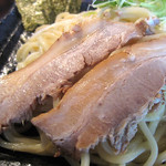 麺や　すする - 豚バラの長～いチャーシュー