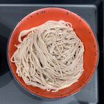 名代 富士そば - 辛たぬき肉つけそば ¥450 の麺