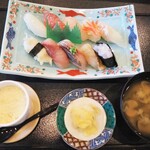 sushikappousakaezushi - 富山湾鮨10貫(氷見アオリイカ．豊洲まぐろトロ,氷見かんぱち,金沢甘海老,氷見昆布締め,氷見真あじ,氷見のどぐろ炙り,新湊白海老軍艦巻き)と高岡山元醸造の米麹味噌汁と茶碗蒸し