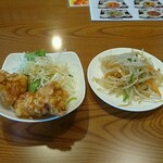 China Kitchen - バイキングのサラダと唐揚げ、モヤシの中華風サラダ