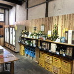 松浦酒造場 - 直販所の様子