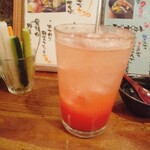 丸榮 - 生搾りトマトサワー。果肉感あふれる！