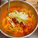 開花苑 - 辛ラーメン/580