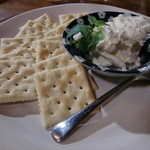 自家製ｸﾘｰﾑﾁｰｽﾟﾞ&買ってきたｸﾗｯｶｰ(←ﾒﾆｭｰのまま記載)