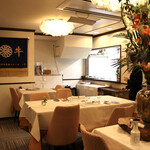 神戸牛炉釜炭焼ステーキ銀座一宮 - 寛げる店内