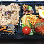 紡ぐキッチン - もっちもち玄米弁当　860円おかずたっぷり！