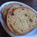 ビーボ デイリースタンド - 「ラム酒風味のラスク」：４枚入って、￥100円♪　ラムが囁く優しい甘さ！ほっこりと落ち着く。。