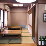 Sayama Okina - 座敷、テーブルもあり