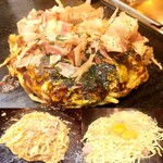 Okonomiyaki Zenigata - まぜ焼き(和歌山県御坊市名物!)