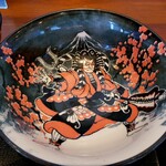 Houraiken San - 麺皿の底には素敵な絵柄が。