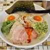 牛骨ラーメン 香味徳 - 香味徳白　750円　（味玉は期間限定無料サービス）