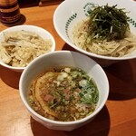 麺屋 六感堂 - 山椒ブラックつけ麺＋舞茸の炊き込みご飯