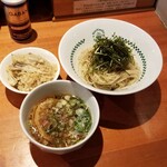麺屋 六感堂 - 山椒ブラックつけ麺＋舞茸の炊き込みご飯