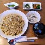 和食処鶴一 - チャーハン定食　850円　＋大盛　100円