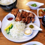 和食処鶴一 - 唐揚げ定食　800円