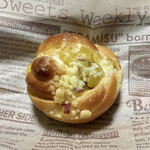 DONQ - さつまいものパン(仮) ¥240+税