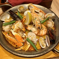 VIRGO 銀座 - 漁師風魚介のパエリア(サラダ、ドリンクバー付き)1000円