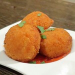トリワイン ＰＩＫＯＳＨＨＨＵ - ライスコロッケ
