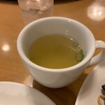 南海飯店 - かたい焼ソバのスープ