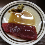 居喰処 光 - 2020/10/02
      日替り 豚生姜焼定食 500円
      小鉢 釜揚げシラスとイクラ
      ✳︎マグロ赤身 サービス