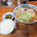 むさし - 2020年10月　ラーメン大盛と小ライス（850円）