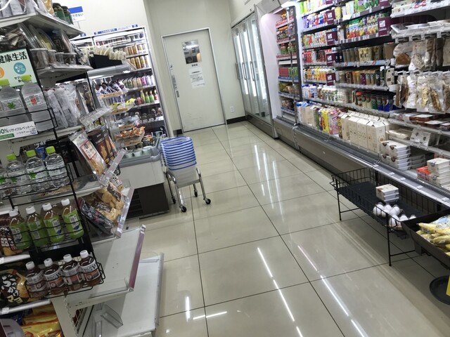 ローソン 銀座四丁目昭和通店 Lawson 東銀座 その他 食べログ