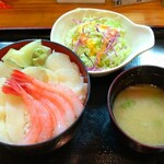 吉里吉里 - 日替わり三種丼。792円