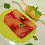 レザンファン ギャテ - 白糖のコンポートとフランボワーズのテリーヌ ピスタチオのソースとバニラのグラス添え