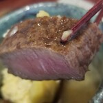 日本料理 TOBIUME - ⑮宮崎牛A5ランクのシャトーブリアン
      炭火焼きされたシャトーブリアン
      濃過ぎない脂の旨みとお肉の軟らかさ味わいを楽しみます。
      お肉に対するボキャブラリーの少なさに閉口。(笑)
