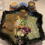 バガワーン カレー - 3種あいがけ＋辛いイワシ香味野菜ペースト＋辛い小海老ルヌミリス＋ピリ辛スパイスとろろ
      1300円＋50円＋50円
      