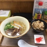 南風 - 宮古そばセット¥600 じゅーしーご飯で