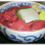 寿司吉 - H24.5 なかおち丼　700円　どんぶりの上に埋め尽くされたなかおち