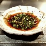 鉄板焼 徳吉 - シェフ特製の島唐辛子ソースがピッタシです。