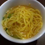 gurambuffe - とんこつ醤油ラーメン